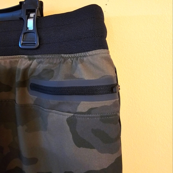 Under Armour Mens Elite Camo Joggers Size: XL NEW MSRP $100 - Picture 4 of 5